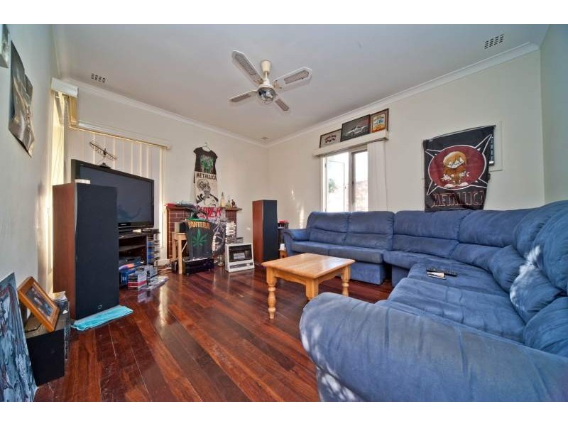 10 Parsons Street, Embleton WA 6062