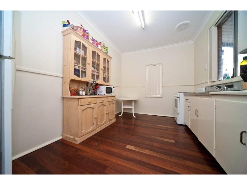 10 Parsons Street, Embleton WA 6062