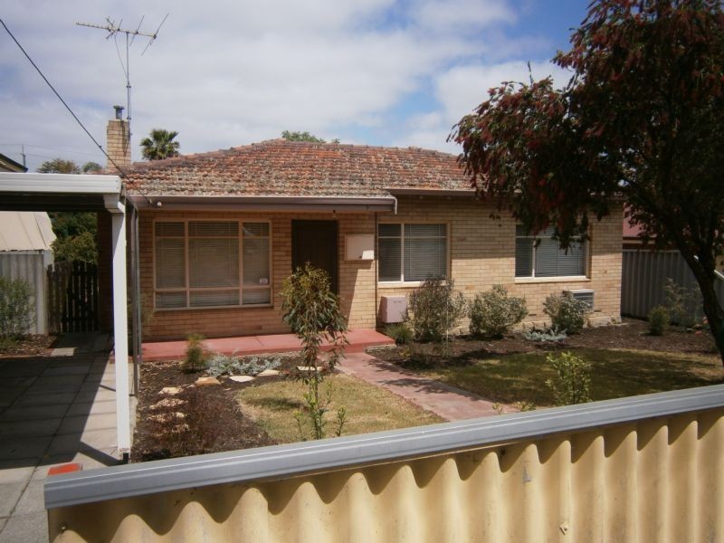 35 Lawrence Street, Bayswater WA 6053