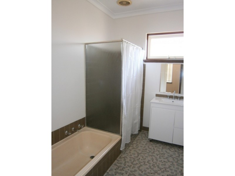 35 Lawrence Street, Bayswater WA 6053