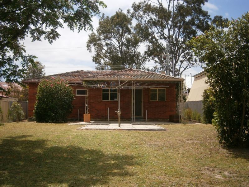 35 Lawrence Street, Bayswater WA 6053