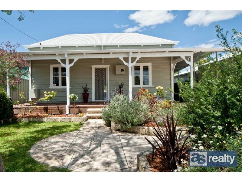 35 Kitchener Avenue, Bayswater WA 6053