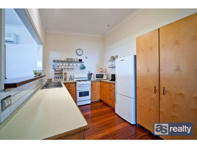 35 Kitchener Avenue, Bayswater WA 6053