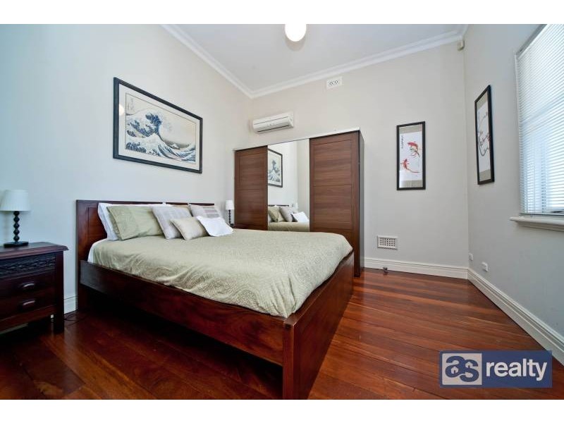 35 Kitchener Avenue, Bayswater WA 6053