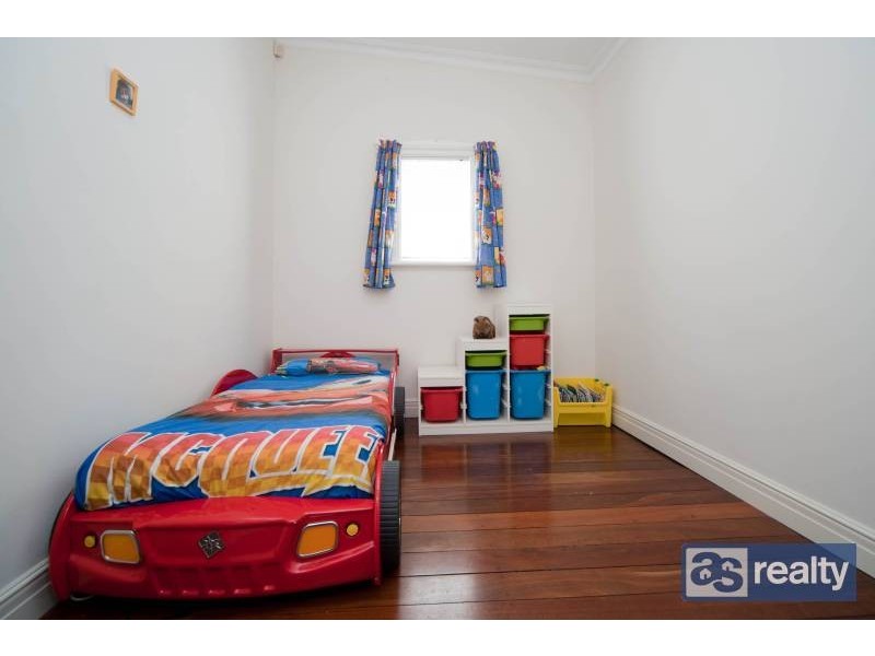 35 Kitchener Avenue, Bayswater WA 6053