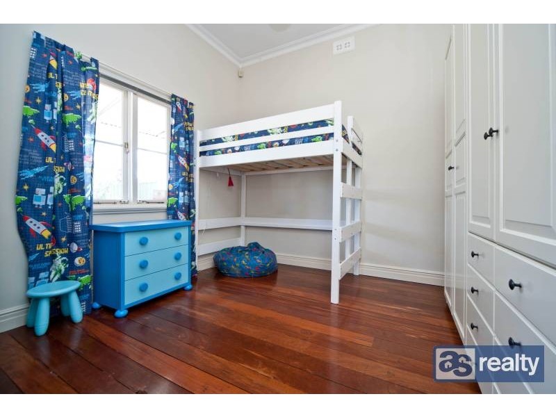 35 Kitchener Avenue, Bayswater WA 6053