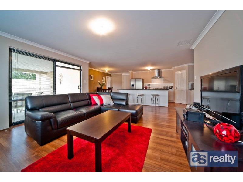 6 Irwin Road, Embleton WA 6062