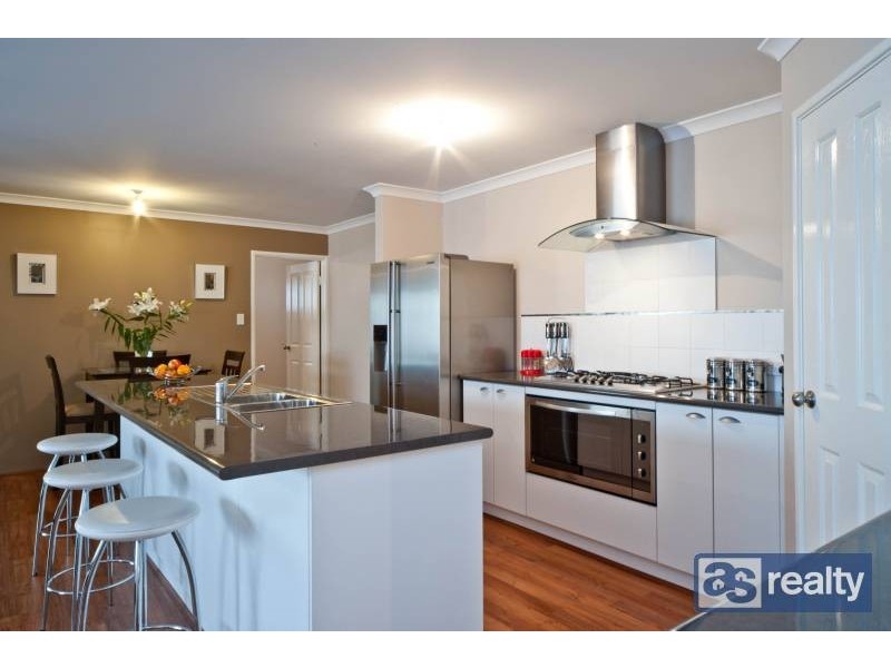 6 Irwin Road, Embleton WA 6062