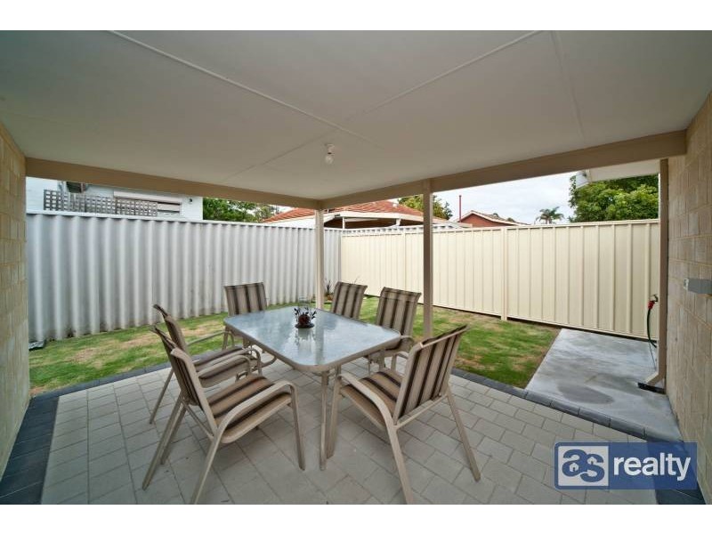 6 Irwin Road, Embleton WA 6062