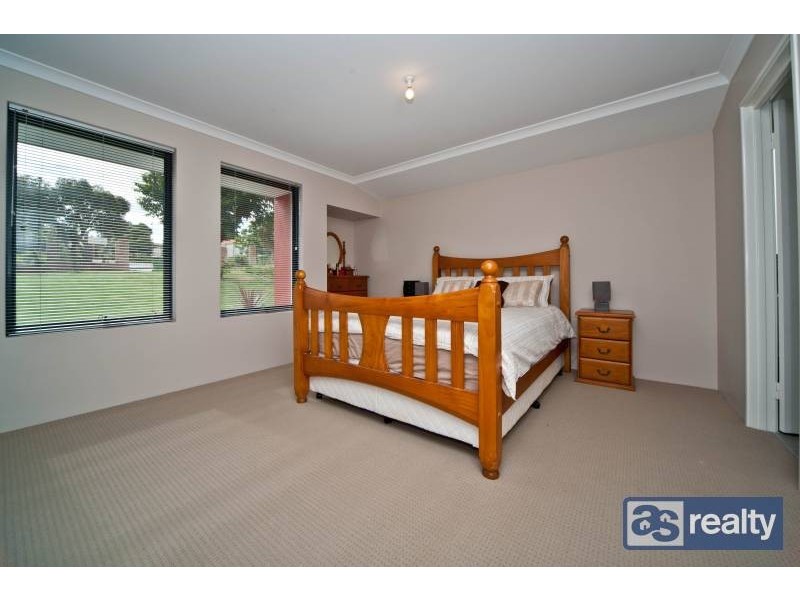 6 Irwin Road, Embleton WA 6062