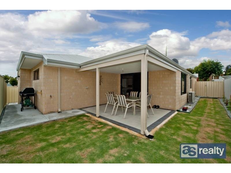 6 Irwin Road, Embleton WA 6062