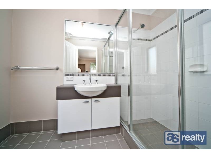 6 Irwin Road, Embleton WA 6062