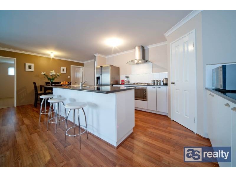 6 Irwin Road, Embleton WA 6062