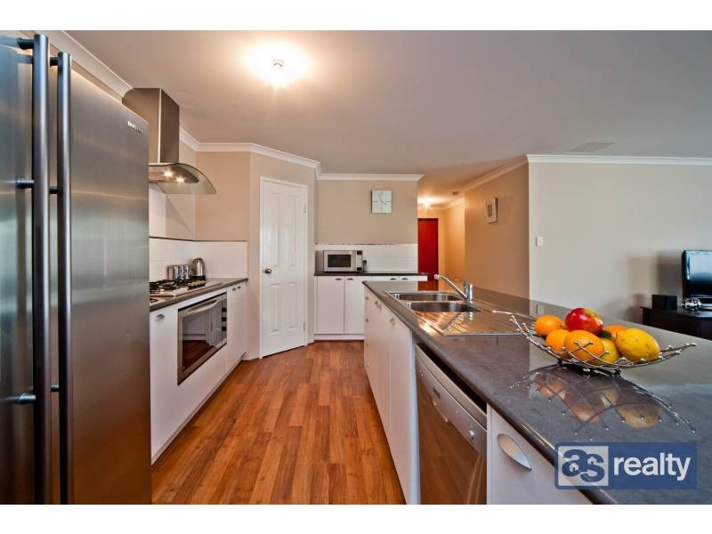 6 Irwin Road, Embleton WA 6062