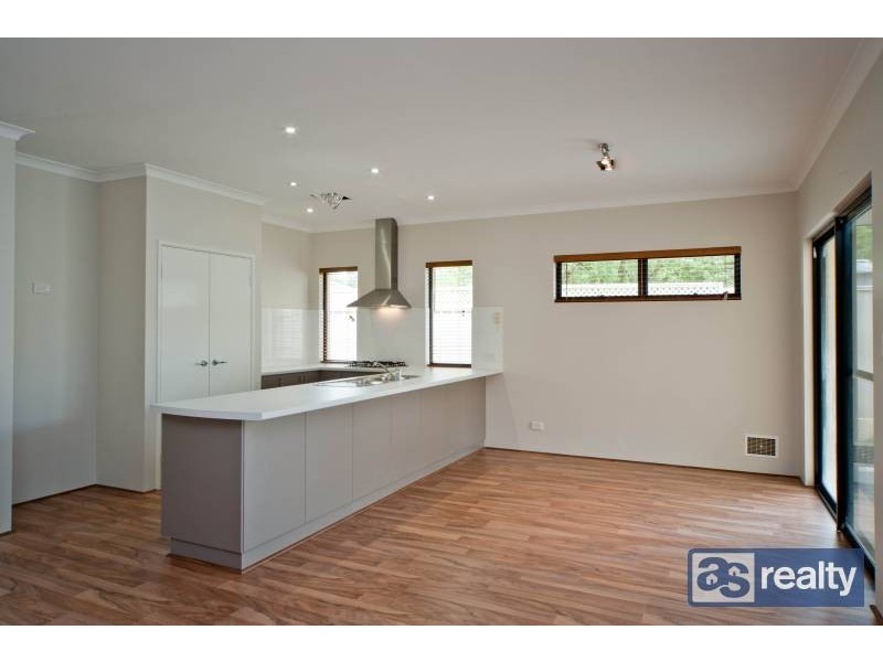 A/16 Palmer Place, Embleton WA 6062