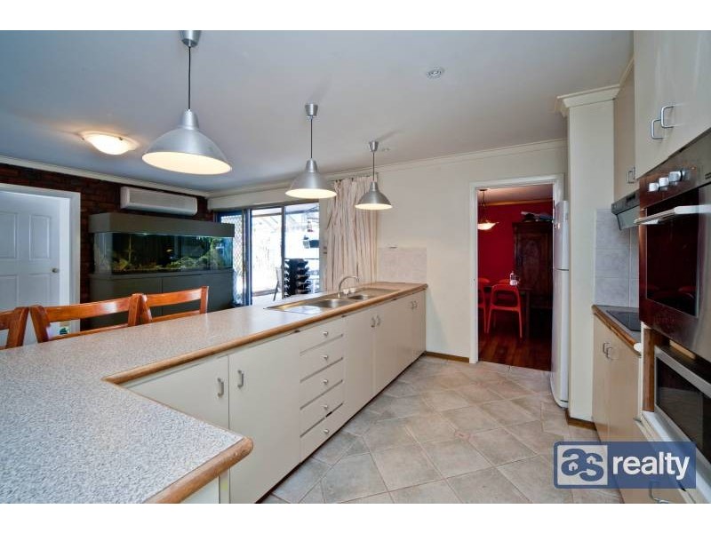 16 Headley Place, Bayswater WA 6053