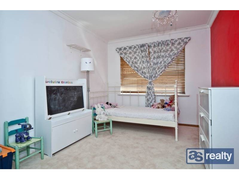 16 Headley Place, Bayswater WA 6053