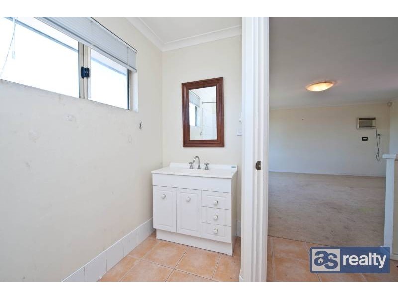 7 Ockley Square, Embleton WA 6062