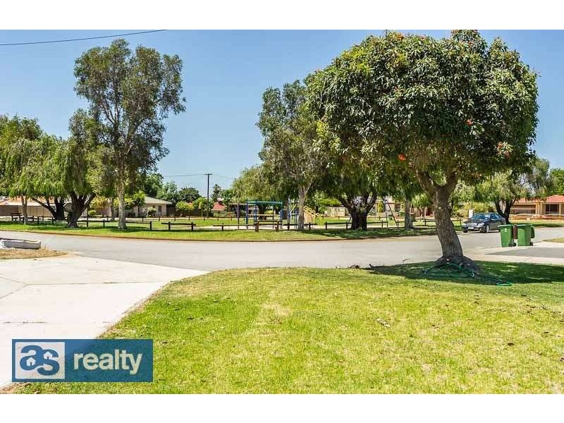 5 Ockley Square, Embleton WA 6062