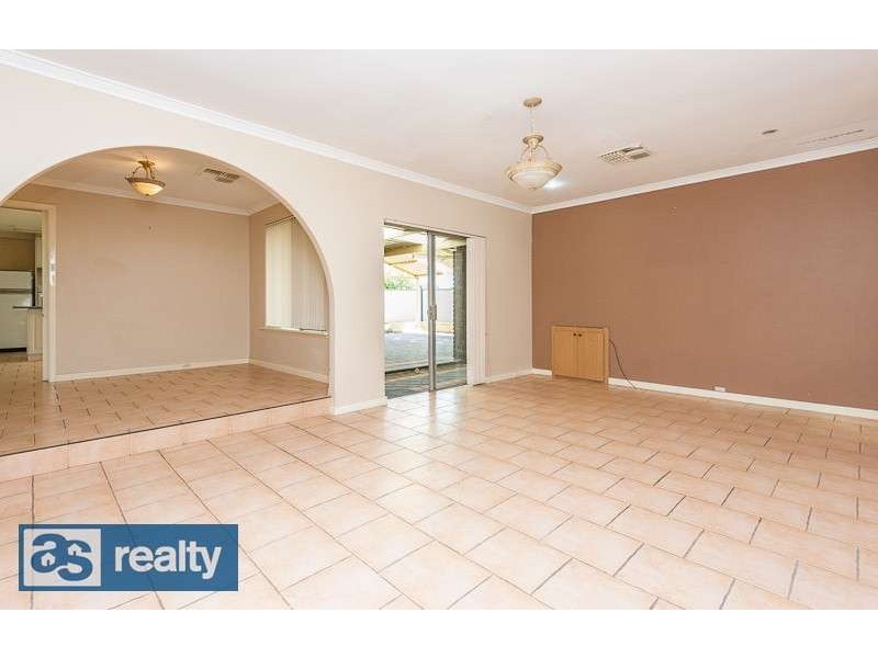 5 Ockley Square, Embleton WA 6062