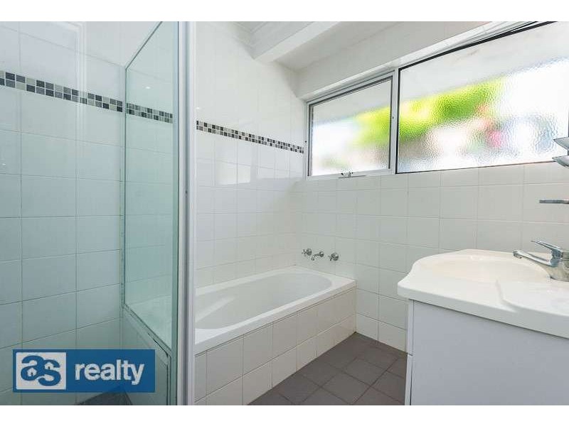 5 Ockley Square, Embleton WA 6062