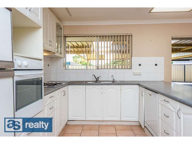 5 Ockley Square, Embleton WA 6062