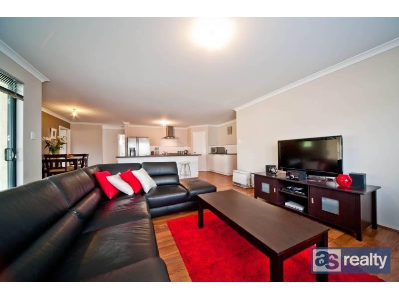 6 Irwin Road, Embleton WA 6062