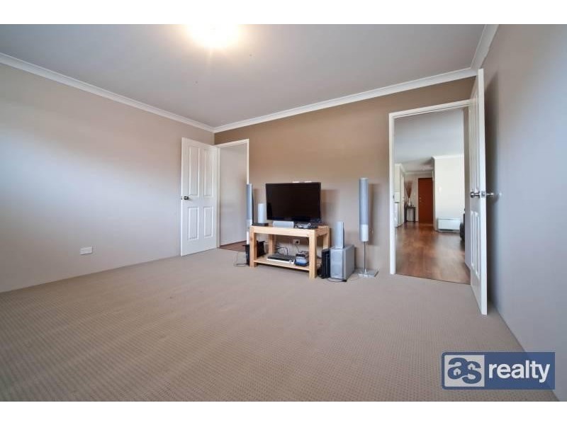 6 Irwin Road, Embleton WA 6062