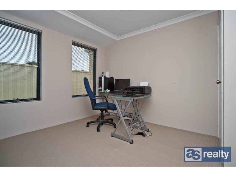 6 Irwin Road, Embleton WA 6062