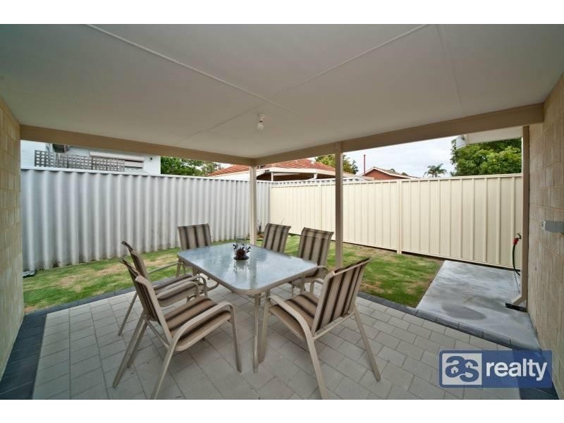 6 Irwin Road, Embleton WA 6062
