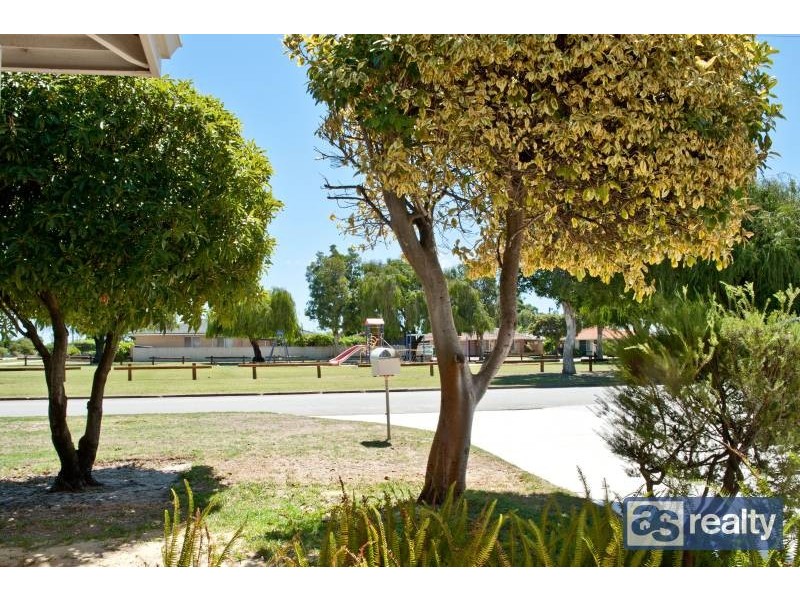 21 Ockley Square, Embleton WA 6062