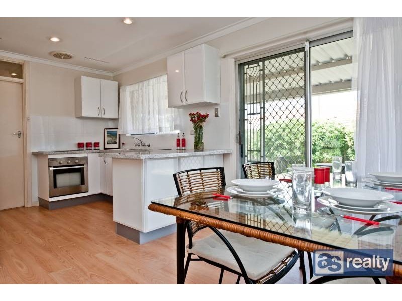 21 Ockley Square, Embleton WA 6062