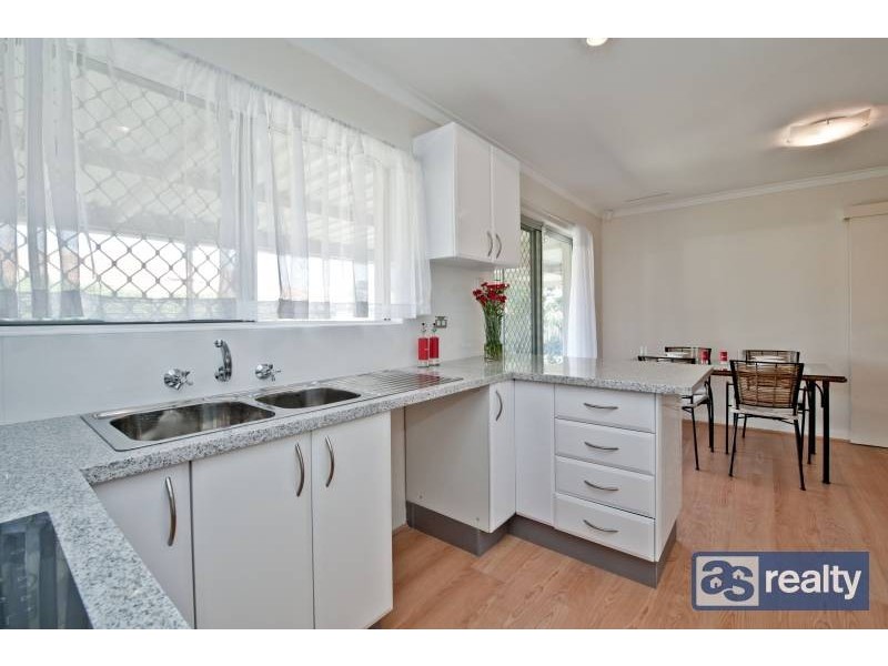 21 Ockley Square, Embleton WA 6062