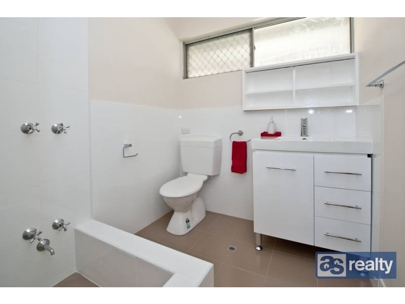 21 Ockley Square, Embleton WA 6062