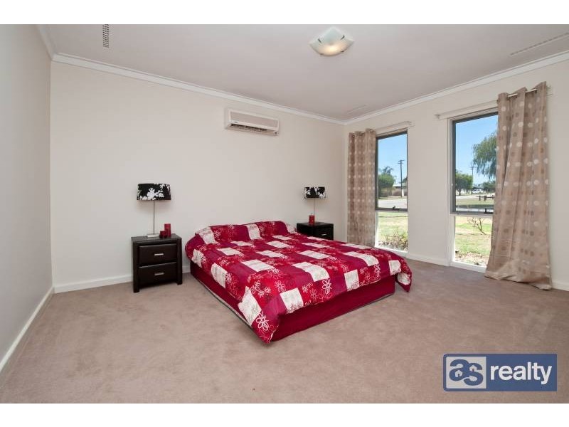 21 Ockley Square, Embleton WA 6062