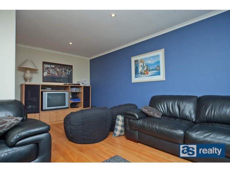 28 Warner Drive, Padbury WA 6025