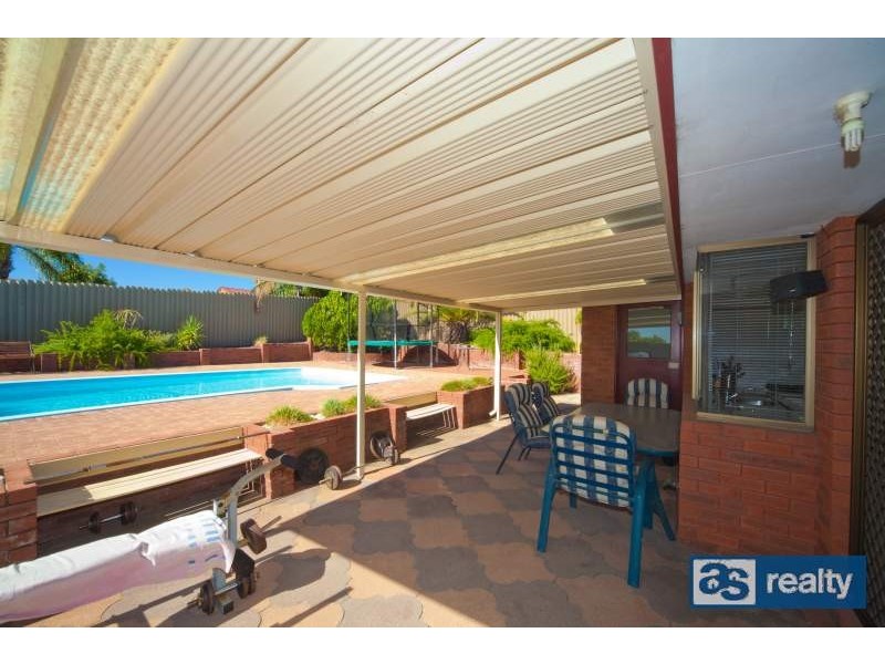 28 Warner Drive, Padbury WA 6025