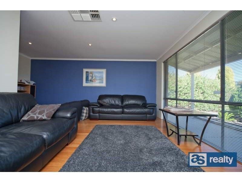 28 Warner Drive, Padbury WA 6025