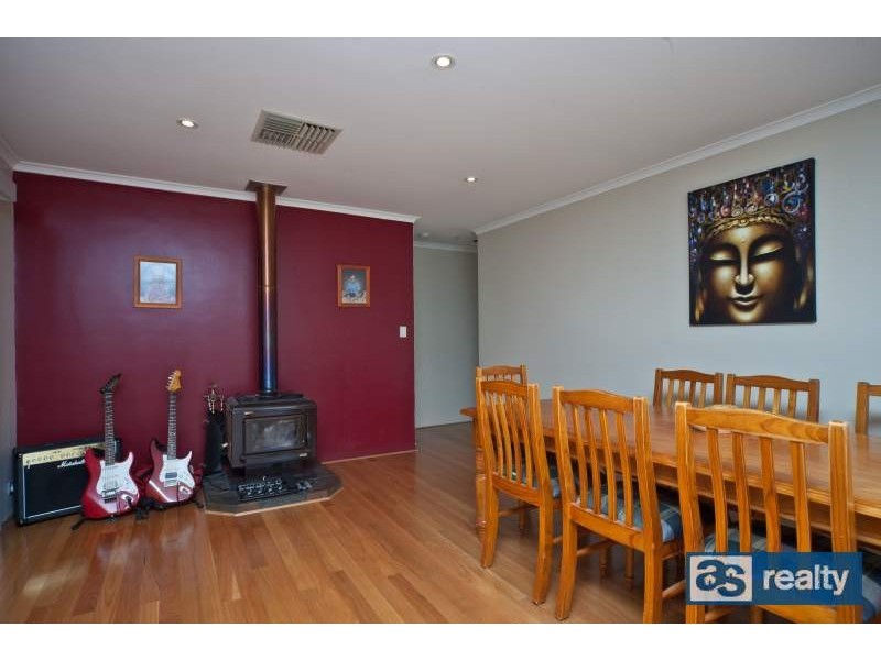 28 Warner Drive, Padbury WA 6025