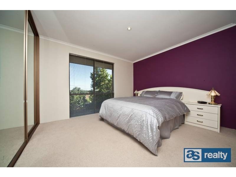 28 Warner Drive, Padbury WA 6025