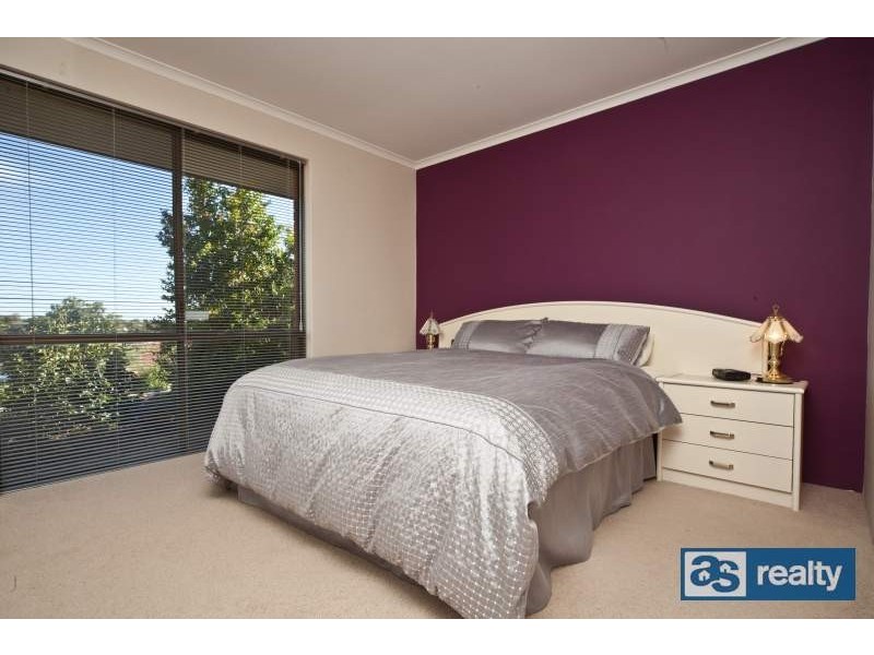 28 Warner Drive, Padbury WA 6025