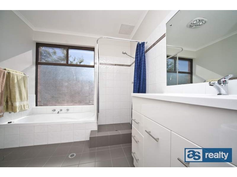 28 Warner Drive, Padbury WA 6025