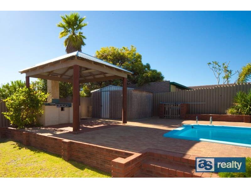 28 Warner Drive, Padbury WA 6025