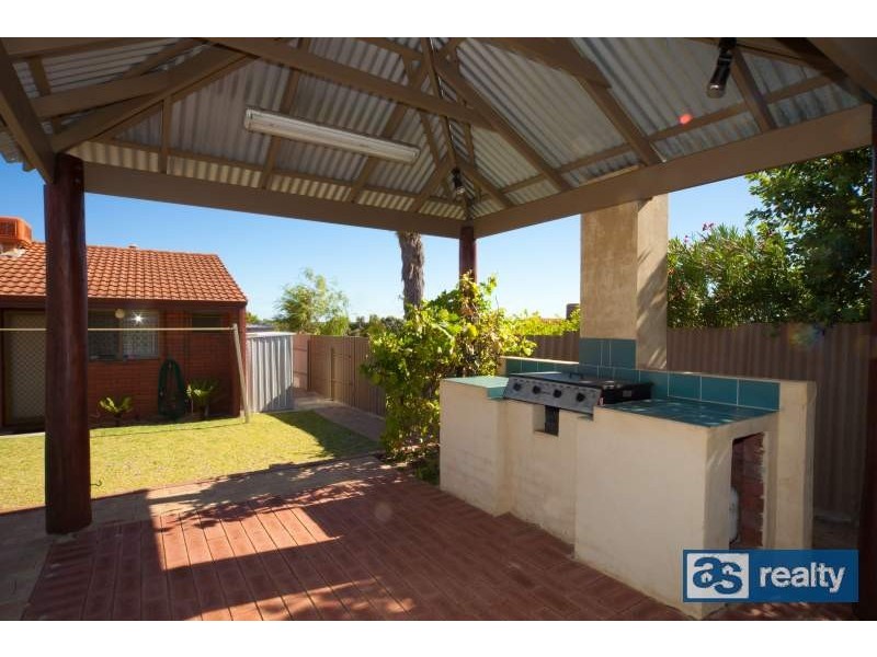 28 Warner Drive, Padbury WA 6025