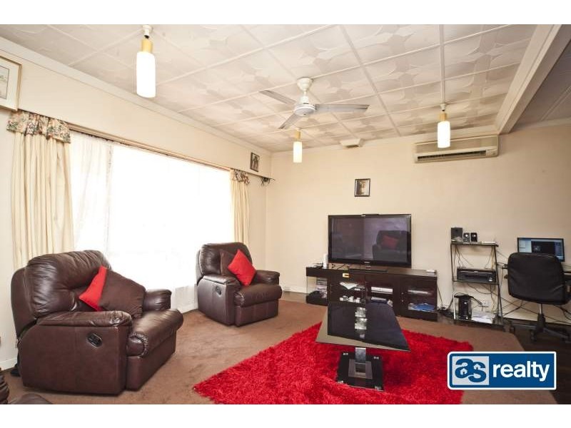 4 Palmer Place, Embleton WA 6062