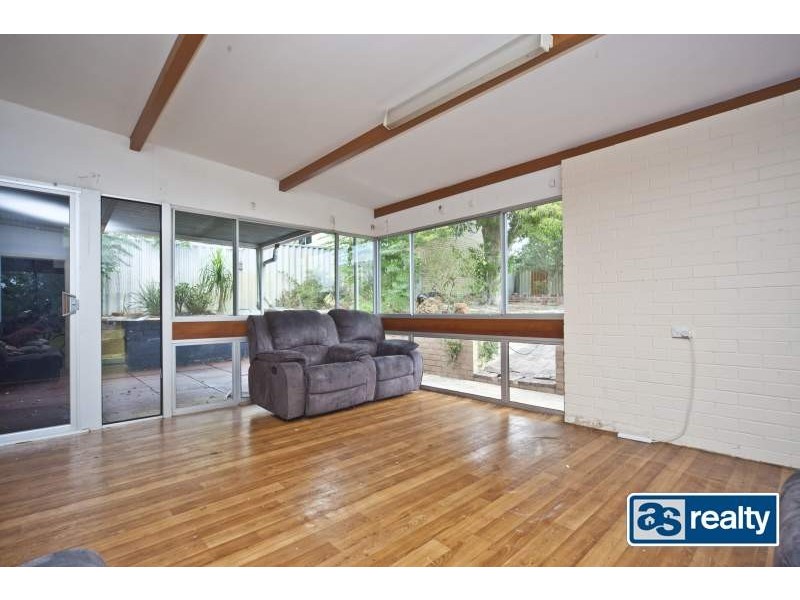 4 Palmer Place, Embleton WA 6062