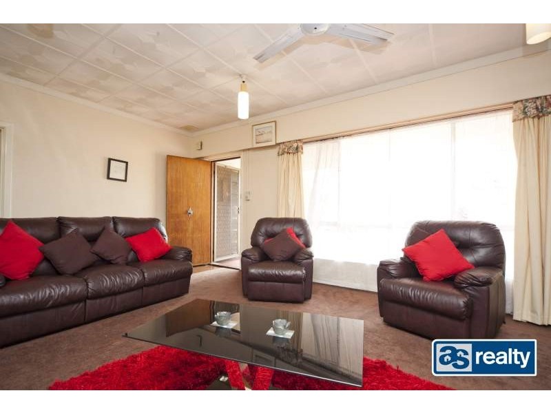 4 Palmer Place, Embleton WA 6062