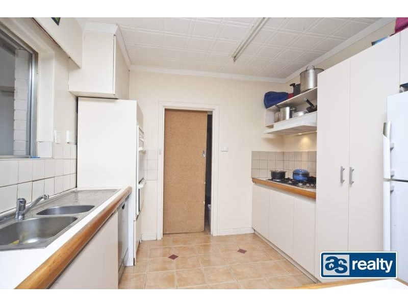 4 Palmer Place, Embleton WA 6062