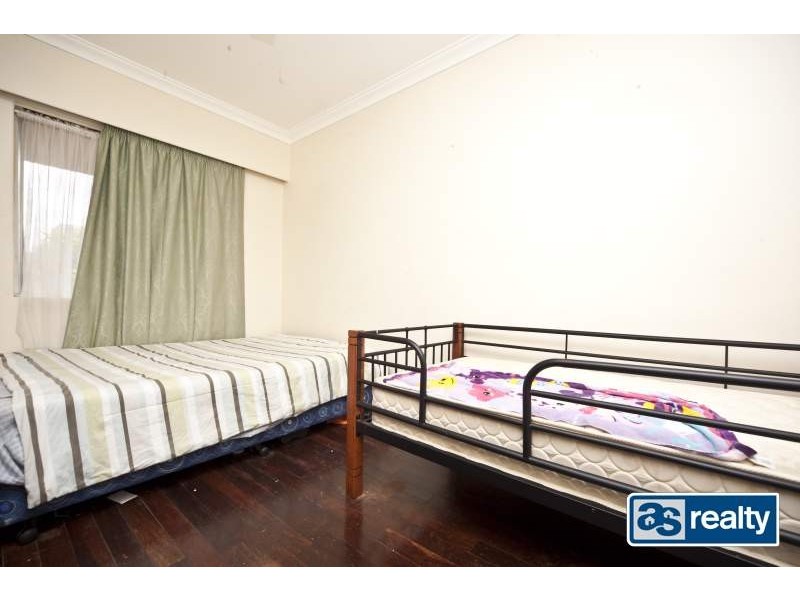 4 Palmer Place, Embleton WA 6062