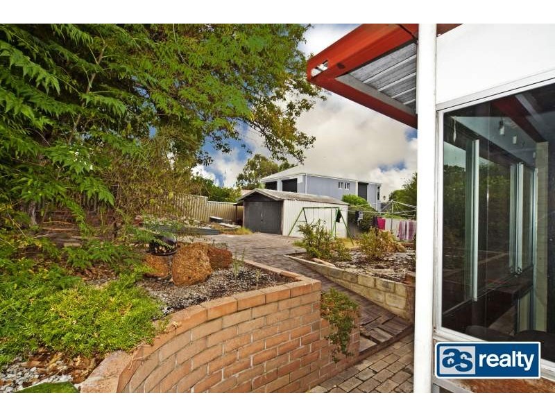 4 Palmer Place, Embleton WA 6062